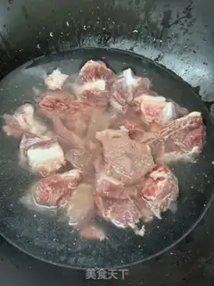 Make Chestnut Pork step 1