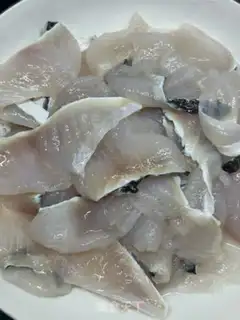 Make Garlic fan steamed fish step 1