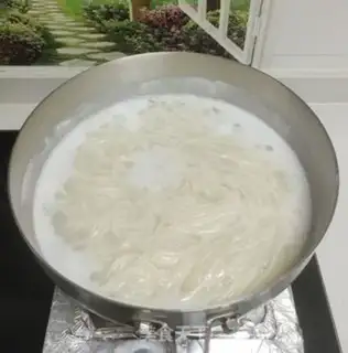 Make Onion noodles step 10