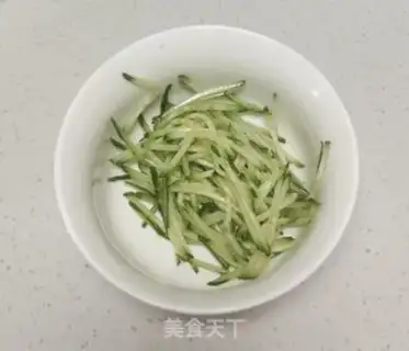 Make Onion noodles step 11