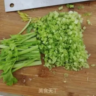 Make Handmade pork celery dumplings step 2