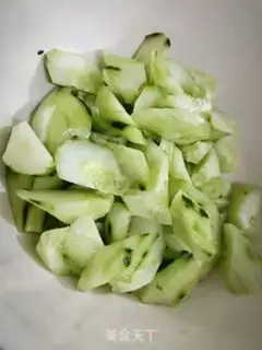 Make A tomato cucumber step 1