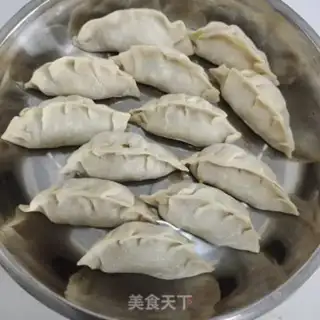 Make Handmade pork celery dumplings step 9