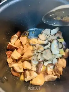 Make The fragrance pot chicken leg rice step 2