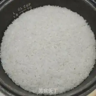 Make Pyramid fried fish step 1