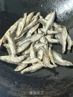 Make Pyramid fried fish step 2
