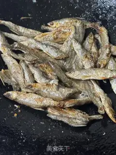 Make Pyramid fried fish step 3