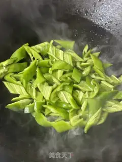 Make Pyramid fried fish step 4