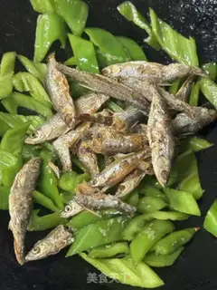 Make Pyramid fried fish step 8
