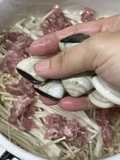 Make Gin and mushrooms step 5