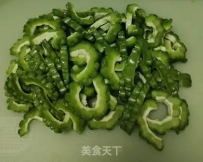 Make Garlic bitter melon step 0