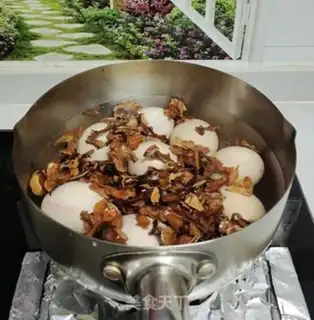 Make Boiled eggs with distractions step 2