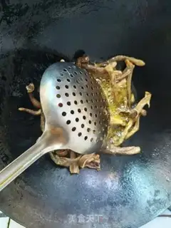 Make Dry-pot deer mushrooms step 4