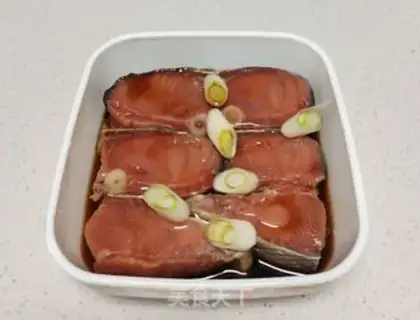 Make Steamed salmon step 1
