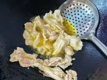 Make Dry-pot deer mushrooms step 6