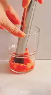 Make Strawberry shakes step 4