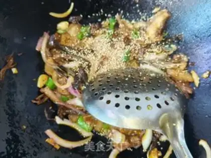 Make Dry-pot deer mushrooms step 11