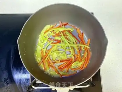 Make Low-carat green egg gravy step 2