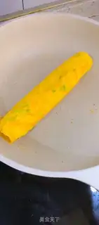 Make Shrimp egg rolls step 4