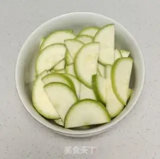 Make Si-hoon makes three-coloured peppers step 2