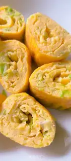 Make Shrimp egg rolls step 6