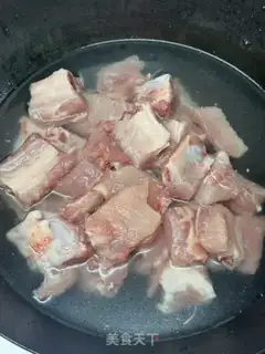 Make Squid-dried peanut chop soup step 2