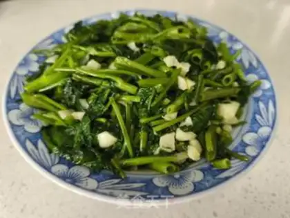 Make Garlic cabbage step 4