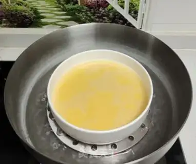 Make Shrimp eggs step 1