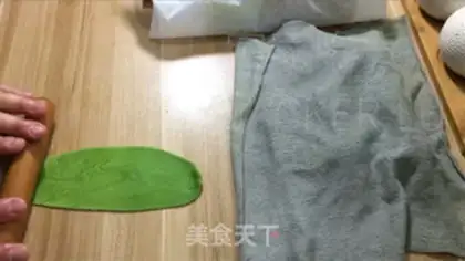 Make Tea cake rolls step 25