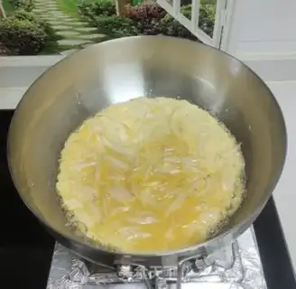 Make Silverfish fried eggs step 2