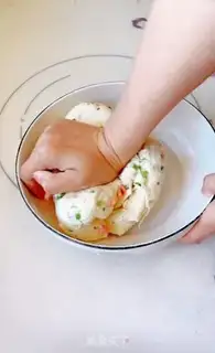 Make Onion pine rolls step 3