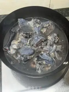 Make A chicken soup with a pickle step 0