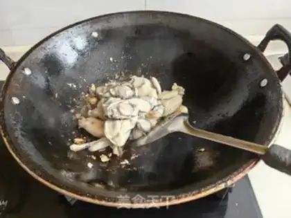 Make Hot-fried pelican frog step 4