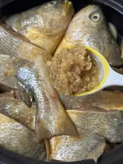 Make Garlic yellowfish step 6