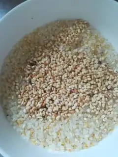 Make Three-colour rice step 1
