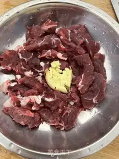 Make Beef tomato fried egg noodles step 0