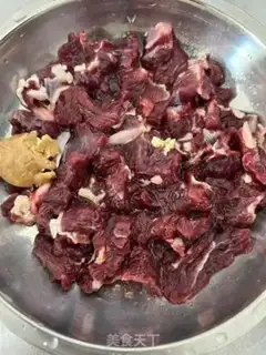 Make Beef tomato fried egg noodles step 1