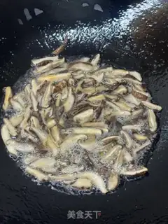 Make The mushroom gravy step 9