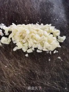 Make Plum-crunch chicken claws step 1