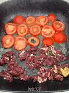 Make Beef tomato fried egg noodles step 6
