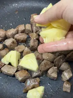 Make Pineapple beef step 5