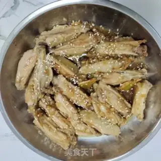 Make Garlic fried chicken wings step 8