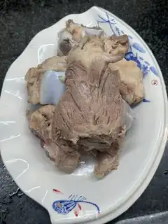 Make A bone soup in the ear step 2