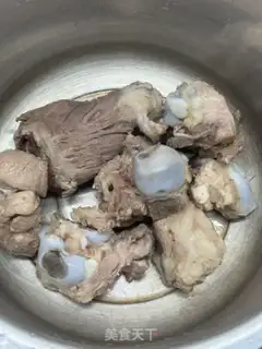 Make A bone soup in the ear step 3