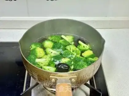 Make ♪ Cold-eared broccoli ♪ step 1