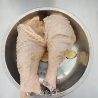Make Fire pot salt, chicken leg step 0