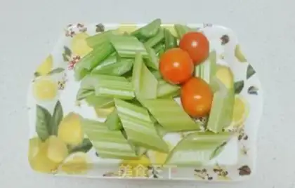 Make Vegetable shrimp mushrooms, noodles step 1