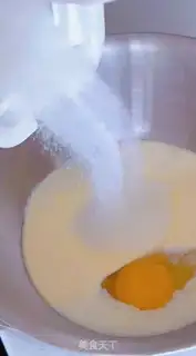 Make Cream-coated butter cake step 1