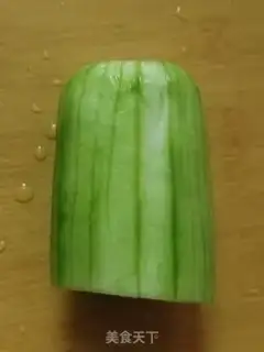Make Scrawny melon soup step 1