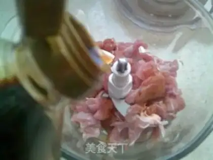 Make Celery makes a meat box with a pair of legs step 6